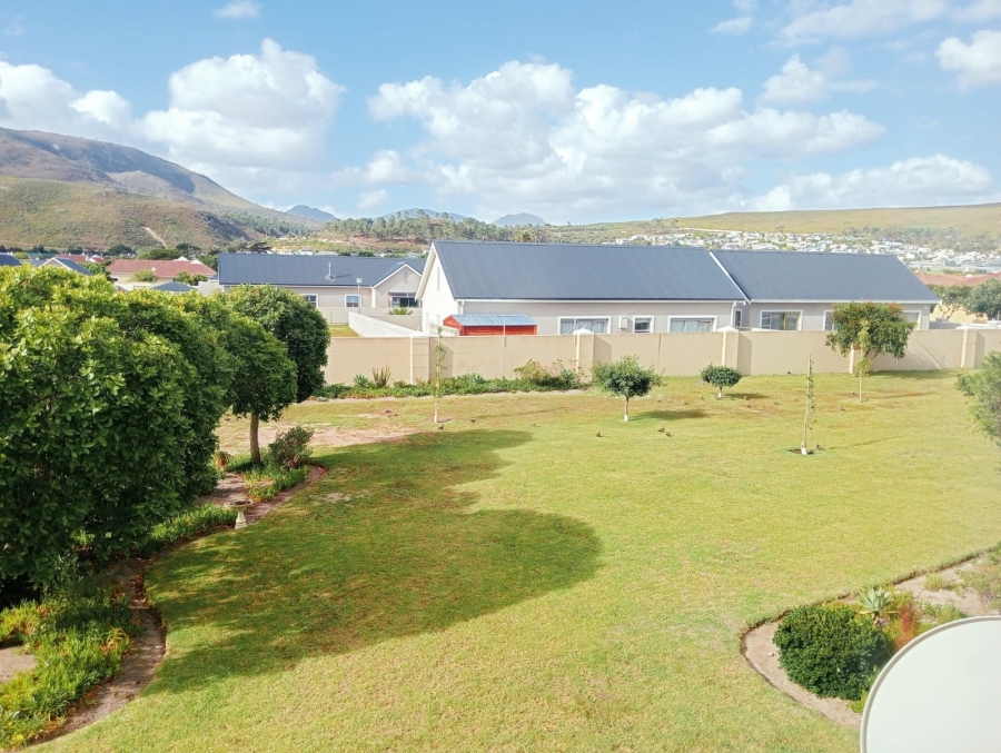 To Let 2 Bedroom Property for Rent in Sandbaai Western Cape